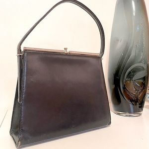 VINTAGE: navy, Paragon (brand) bag. Small-medium sized purse, decent condition